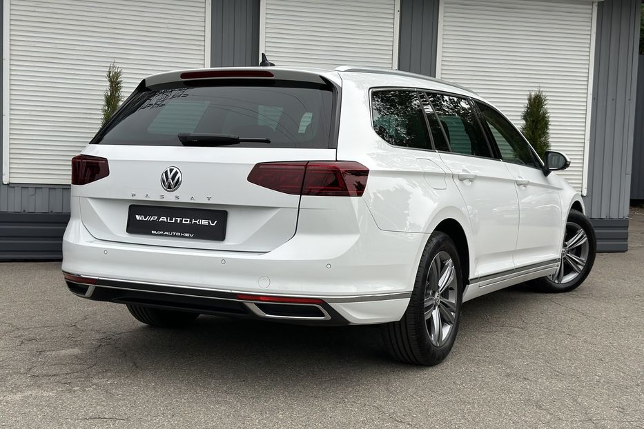 Продам Volkswagen Passat B8 Highline  2020 года в Киеве