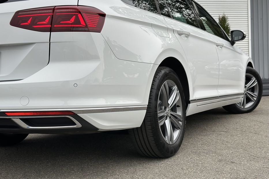 Продам Volkswagen Passat B8 Highline  2020 года в Киеве