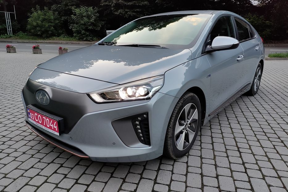 Продам Hyundai Ioniq Premium БАТАРЕЯ 100%  2017 года в Львове