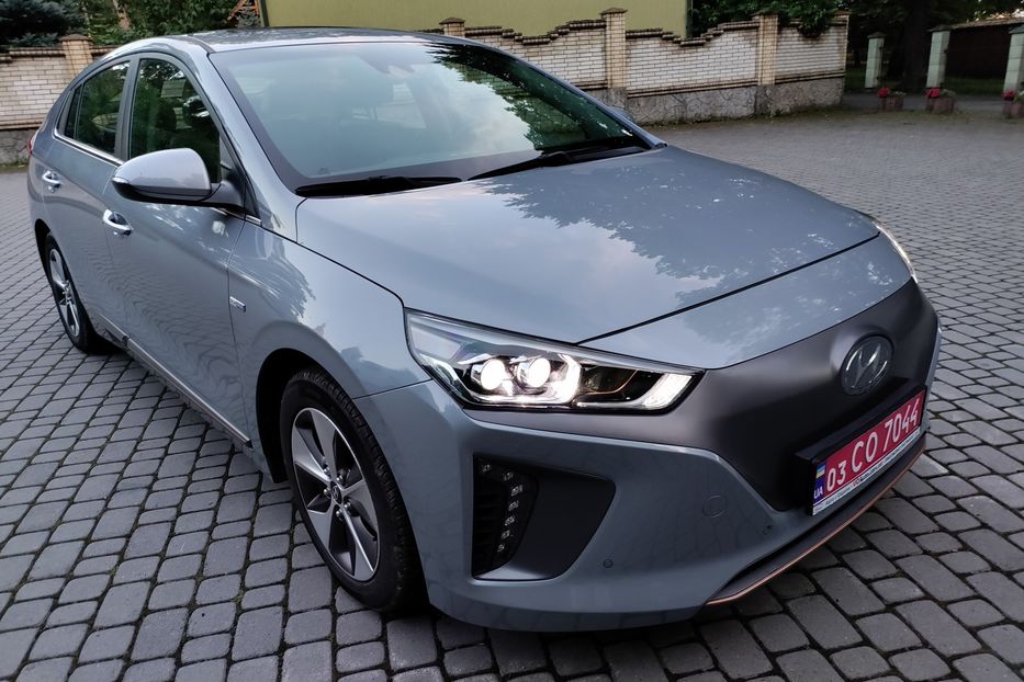 Продам Hyundai Ioniq Premium БАТАРЕЯ 100%  2017 года в Львове