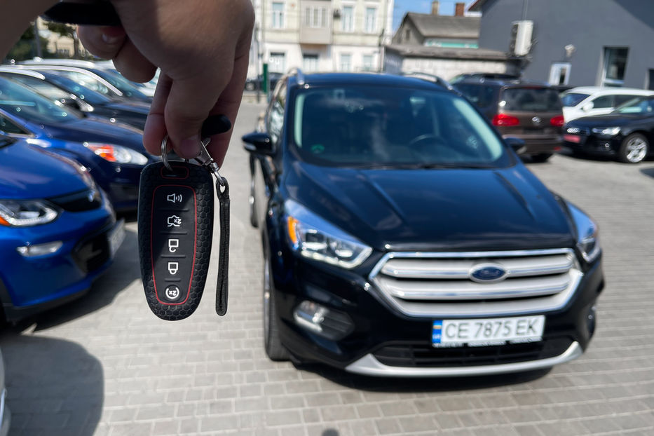 Продам Ford Escape Titanium 2018 года в Черновцах