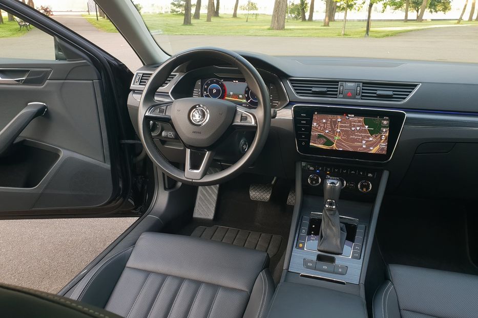 Продам Skoda Superb Premium Edition 2020 года в Киеве