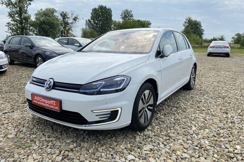 Продам Volkswagen e-Golf 35.8 kWh 100 кВт/136 к.с. 2019 года в Львове