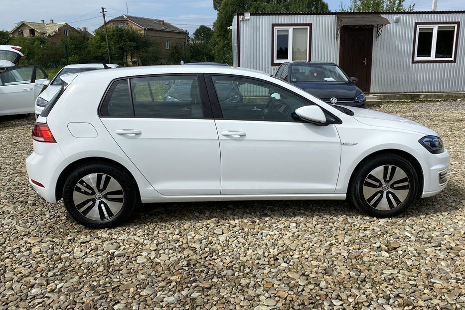 Продам Volkswagen e-Golf 35.8 kWh 100 кВт/136 к.с. 2019 года в Львове