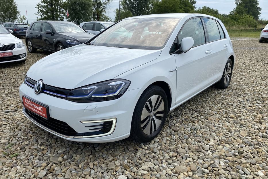 Продам Volkswagen e-Golf 35.8 kWh 100 кВт/136 к.с. 2019 года в Львове