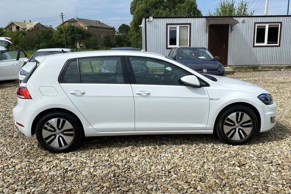 Продам Volkswagen e-Golf 35.8 kWh 100 кВт/136 к.с. 2019 года в Львове