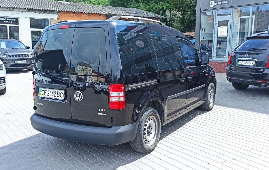 Продам Volkswagen Caddy пасс. 2011 года в Черновцах