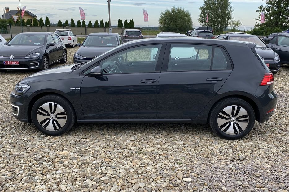 Продам Volkswagen e-Golf 35.8 kWh 100 кВт/136 к.с. 2020 года в Львове