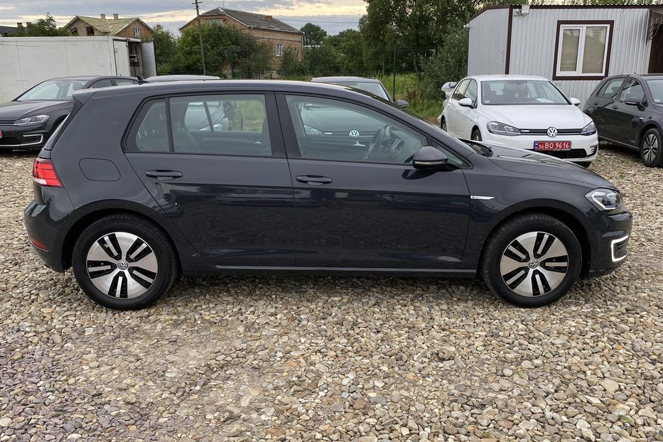 Продам Volkswagen e-Golf 35.8 kWh 100 кВт/136 к.с. 2020 года в Львове