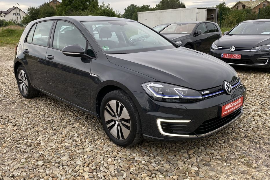 Продам Volkswagen e-Golf 35.8 kWh 100 кВт/136 к.с. 2020 года в Львове