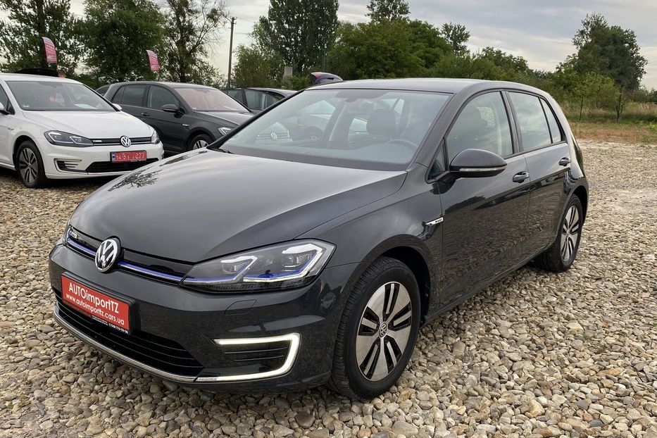 Продам Volkswagen e-Golf 35.8 kWh 100 кВт/136 к.с. 2020 года в Львове