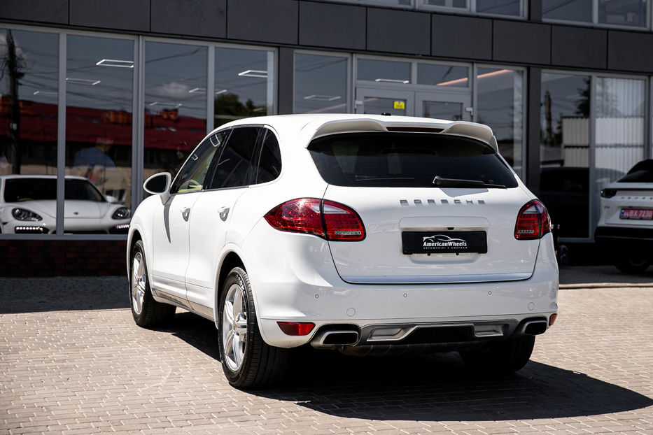 Продам Porsche Cayenne S Hybrid 2012 года в Черновцах