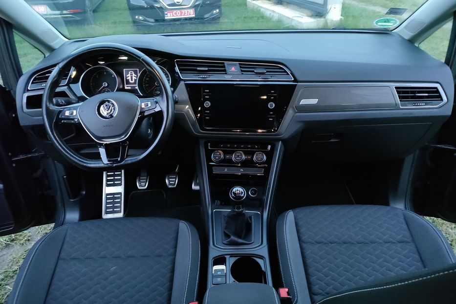 Продам Volkswagen Touran Ідеальний стан  2018 года в Львове