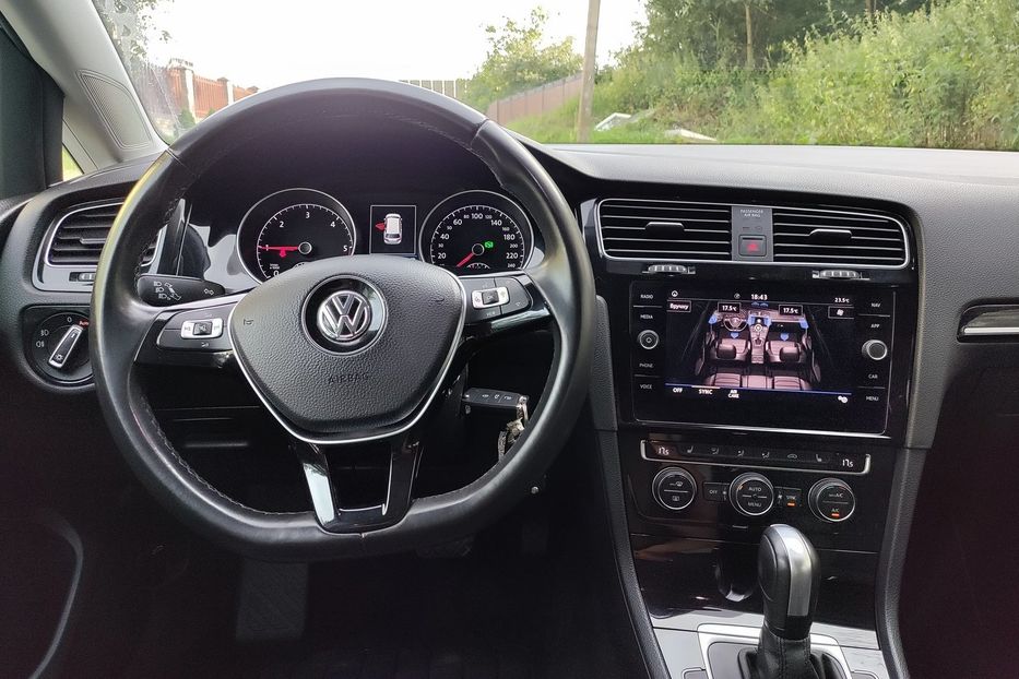 Продам Volkswagen Golf VII Automat 2.0 High Line 2020 года в Львове