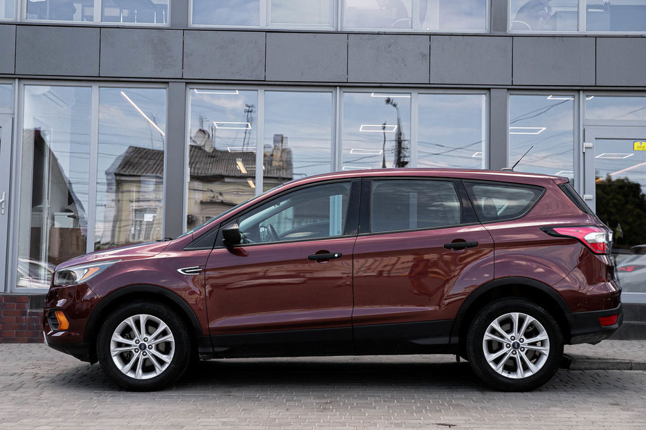 Продам Ford Escape S 2017 года в Черновцах