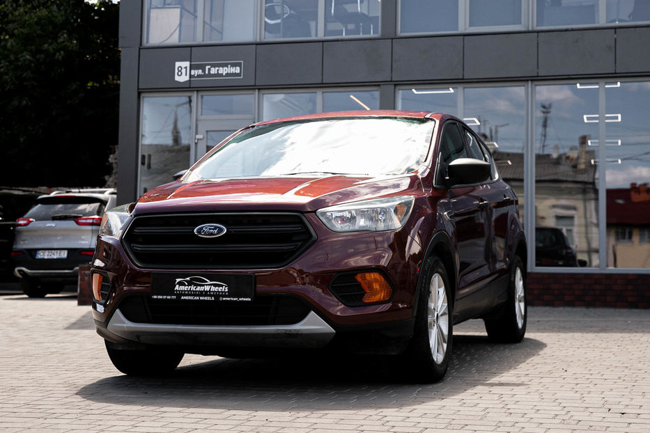 Продам Ford Escape S 2017 года в Черновцах