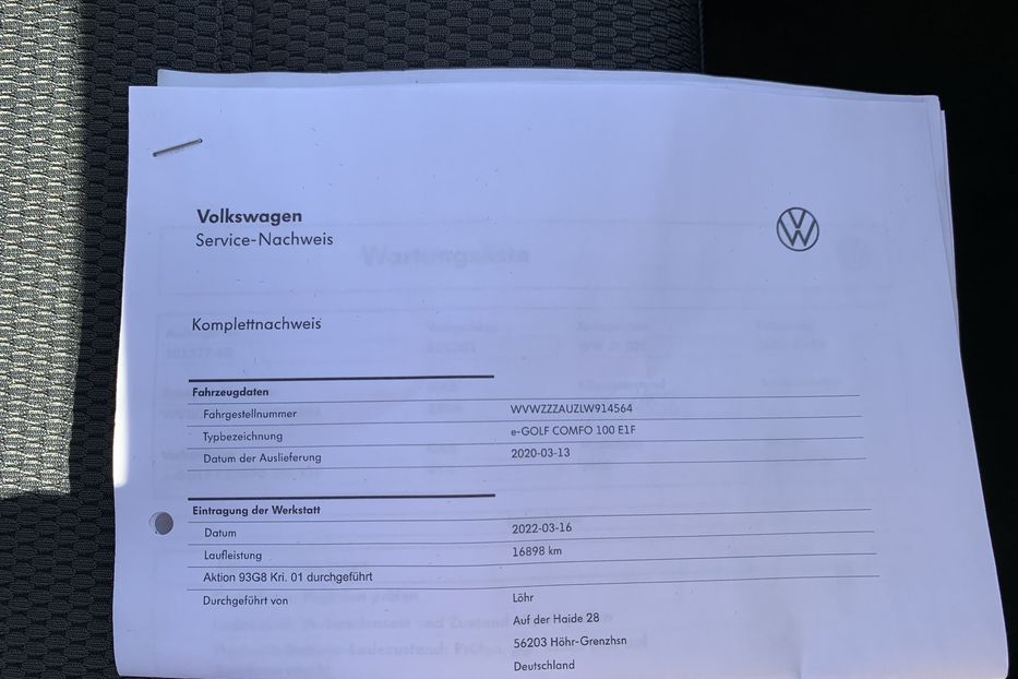 Продам Volkswagen e-Golf 35.8 kWh 100 кВт/136 к.с. 2020 года в Львове