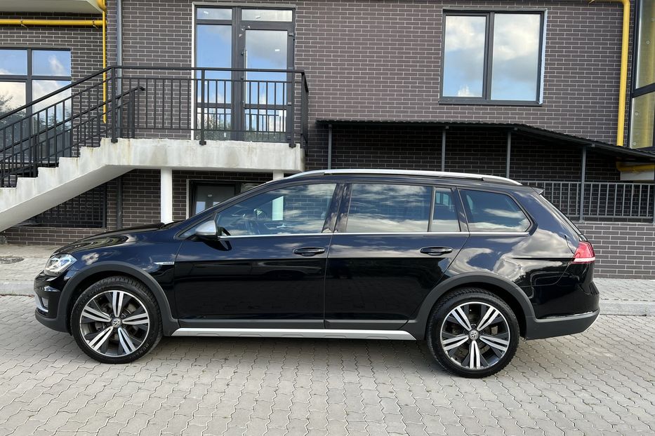 Продам Volkswagen Golf VII Alltrack 2.0 135 kw DYNAUDIO  2018 года в Львове