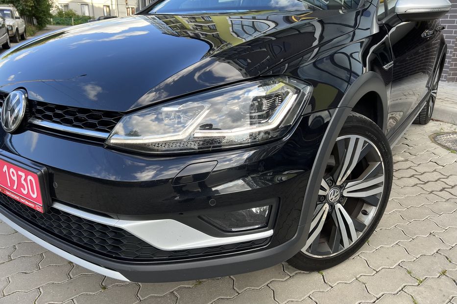 Продам Volkswagen Golf VII Alltrack 2.0 135 kw DYNAUDIO  2018 года в Львове