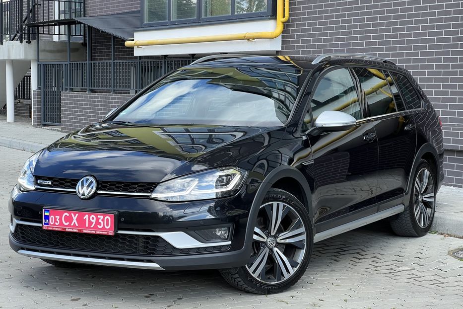 Продам Volkswagen Golf VII Alltrack 2.0 135 kw DYNAUDIO  2018 года в Львове