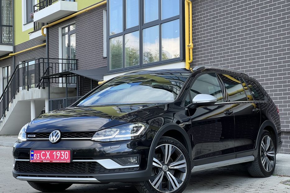 Продам Volkswagen Golf VII Alltrack 2.0 135 kw DYNAUDIO  2018 года в Львове