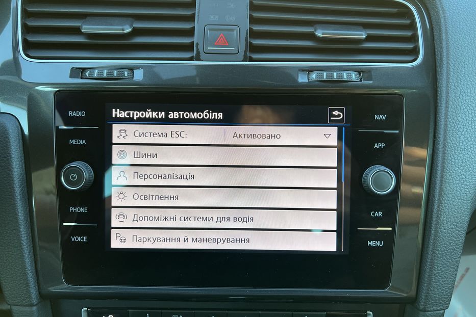 Продам Volkswagen Golf VII Alltrack 2.0 135 kw DYNAUDIO  2018 года в Львове