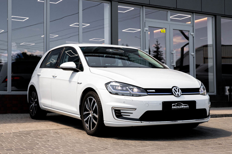 Продам Volkswagen e-Golf 2 покоління 2017 года в Черновцах