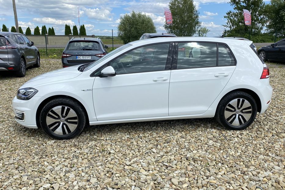 Продам Volkswagen e-Golf 35.8 kWh 100 кВт/136 к.с. 2020 года в Львове