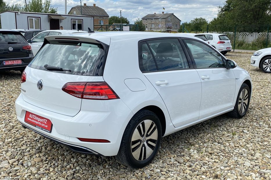 Продам Volkswagen e-Golf 35.8 kWh 100 кВт/136 к.с. 2020 года в Львове