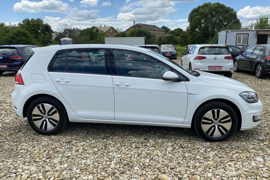 Продам Volkswagen e-Golf 35.8 kWh 100 кВт/136 к.с. 2020 года в Львове