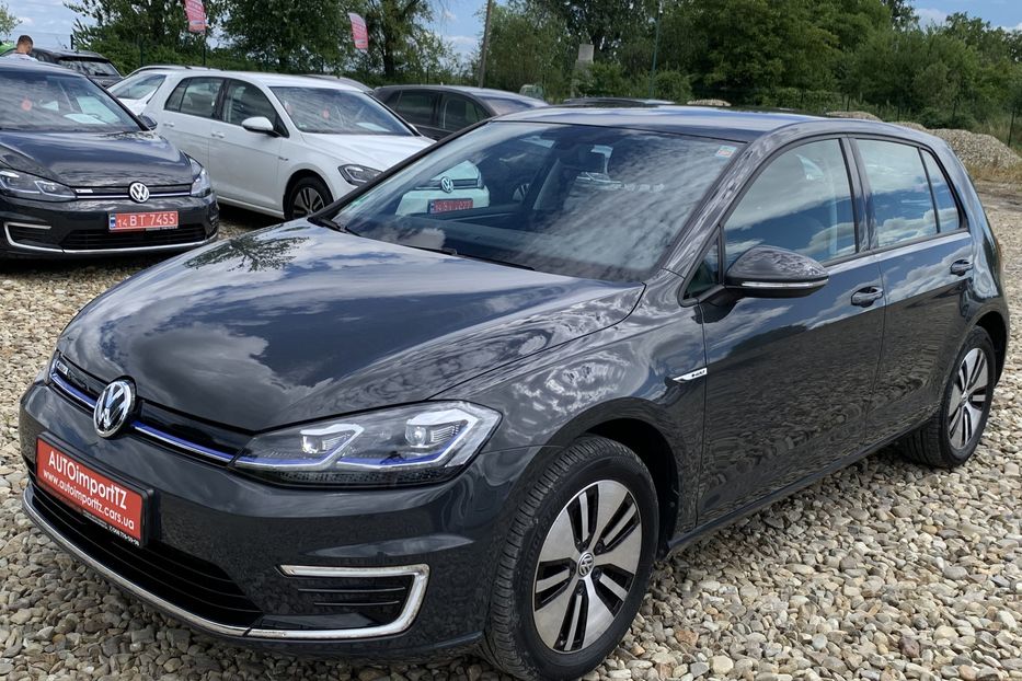 Продам Volkswagen e-Golf 35.8 kWh 100 кВт/136 к.с. 2020 года в Львове