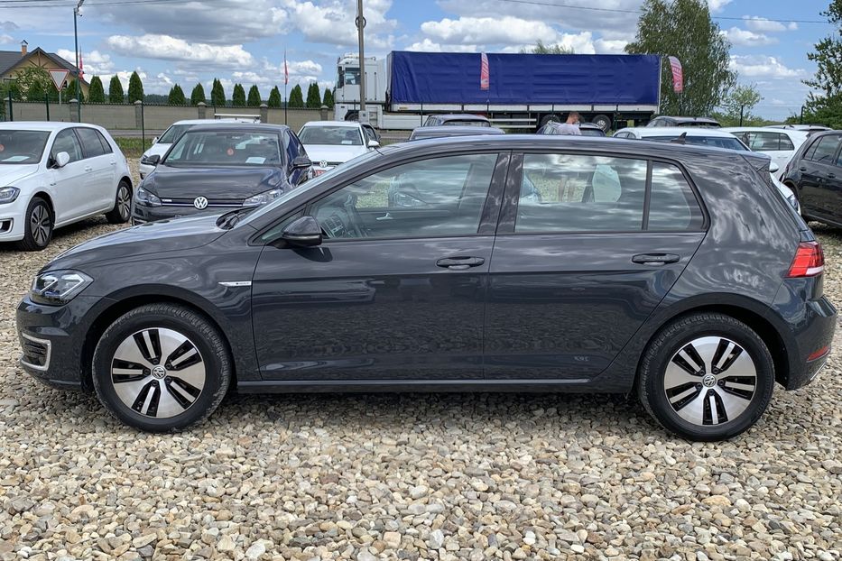 Продам Volkswagen e-Golf 35.8 kWh 100 кВт/136 к.с. 2020 года в Львове