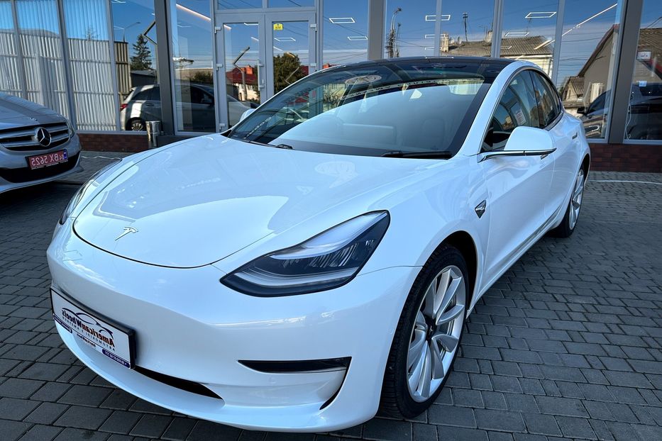 Продам Tesla Model 3 Long Range Dual Motor 2019 года в Черновцах