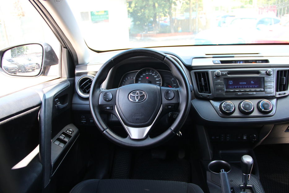 Продам Toyota Rav 4 2015 года в Одессе