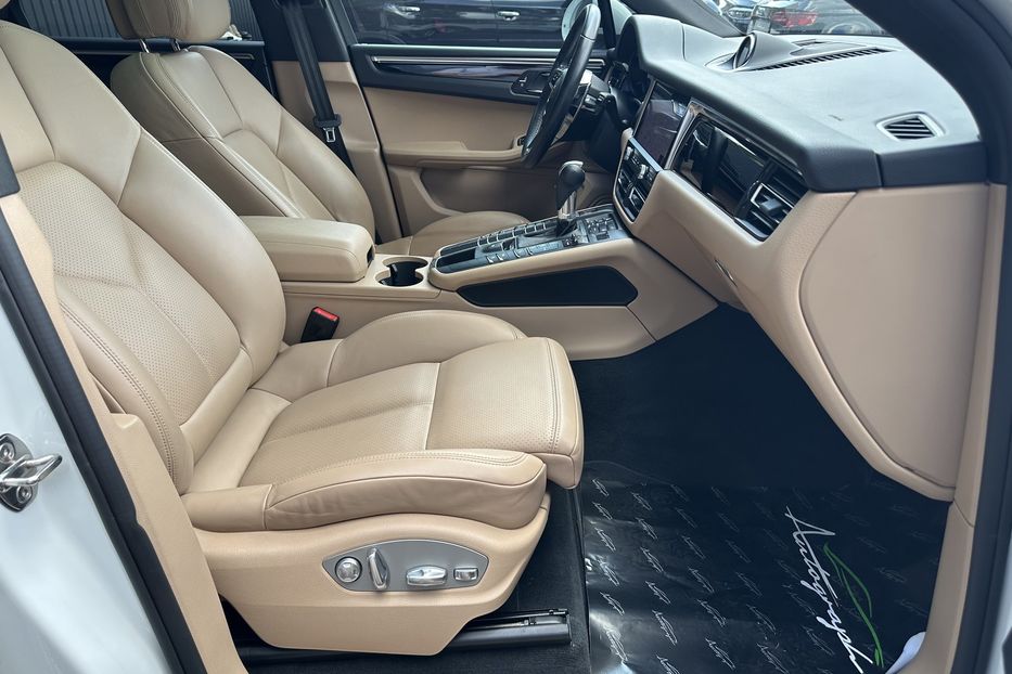 Продам Porsche Macan 2019 года в Киеве