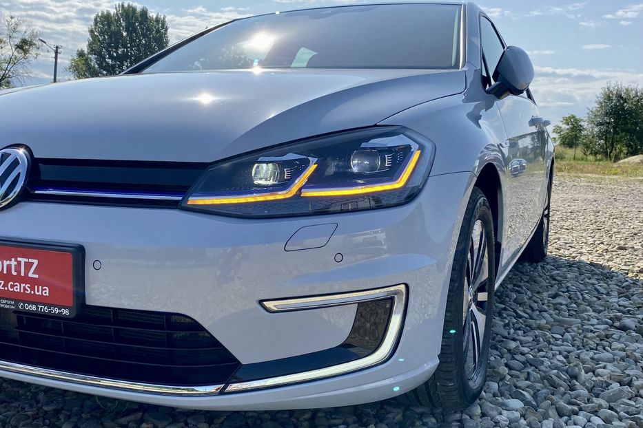 Продам Volkswagen e-Golf 35.8 kWh 100 кВт/136 к.с. 2018 года в Львове