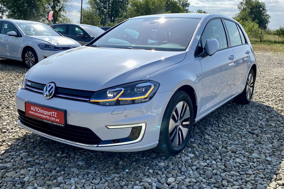 Продам Volkswagen e-Golf 35.8 kWh 100 кВт/136 к.с. 2018 года в Львове