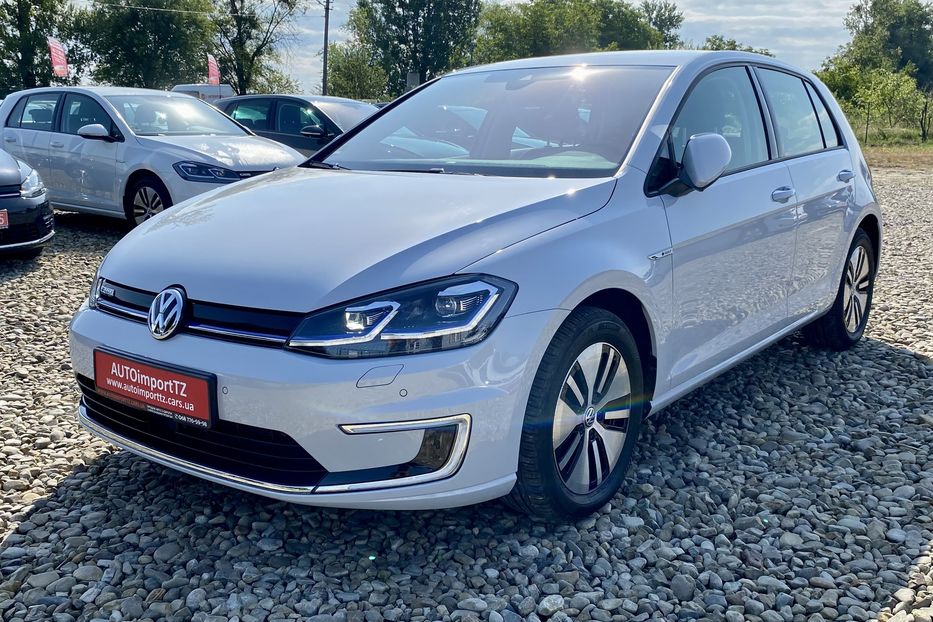 Продам Volkswagen e-Golf 35.8 kWh 100 кВт/136 к.с. 2018 года в Львове