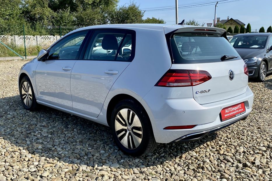 Продам Volkswagen e-Golf 35.8 kWh 100 кВт/136 к.с. 2018 года в Львове