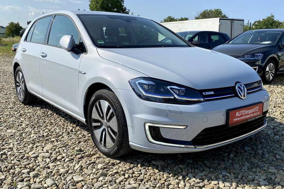 Продам Volkswagen e-Golf 35.8 kWh 100 кВт/136 к.с. 2018 года в Львове