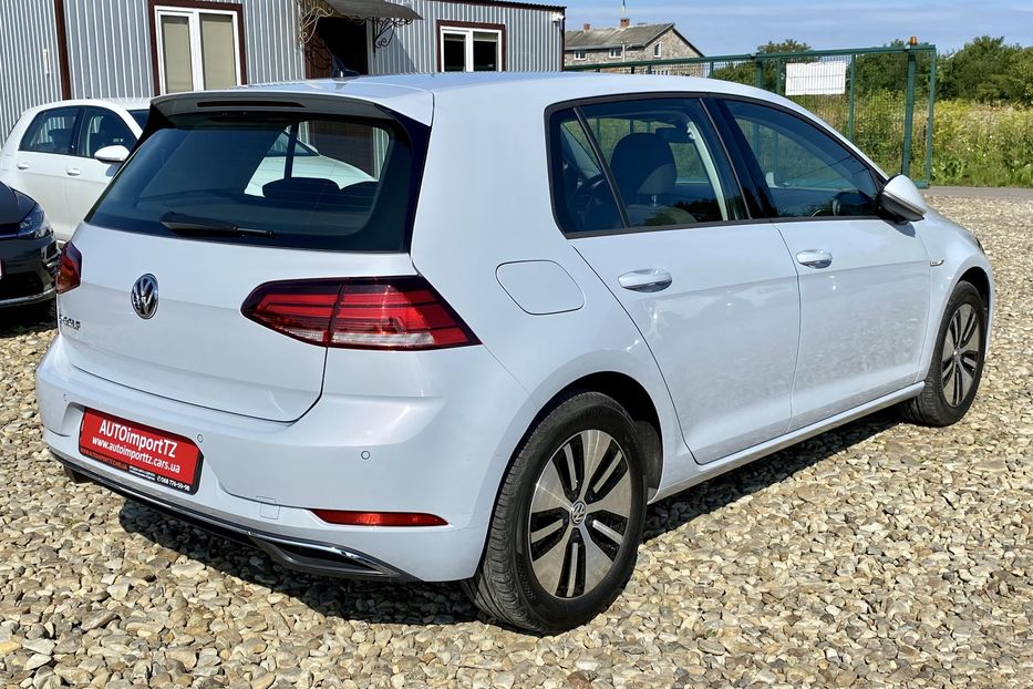 Продам Volkswagen e-Golf 35.8 kWh 100 кВт/136 к.с. 2018 года в Львове