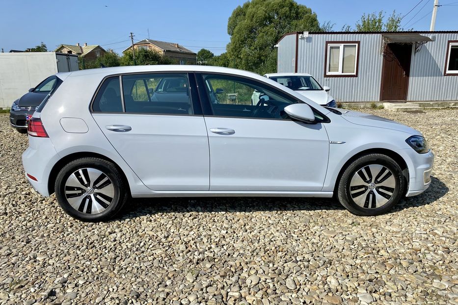 Продам Volkswagen e-Golf 35.8 kWh 100 кВт/136 к.с. 2018 года в Львове