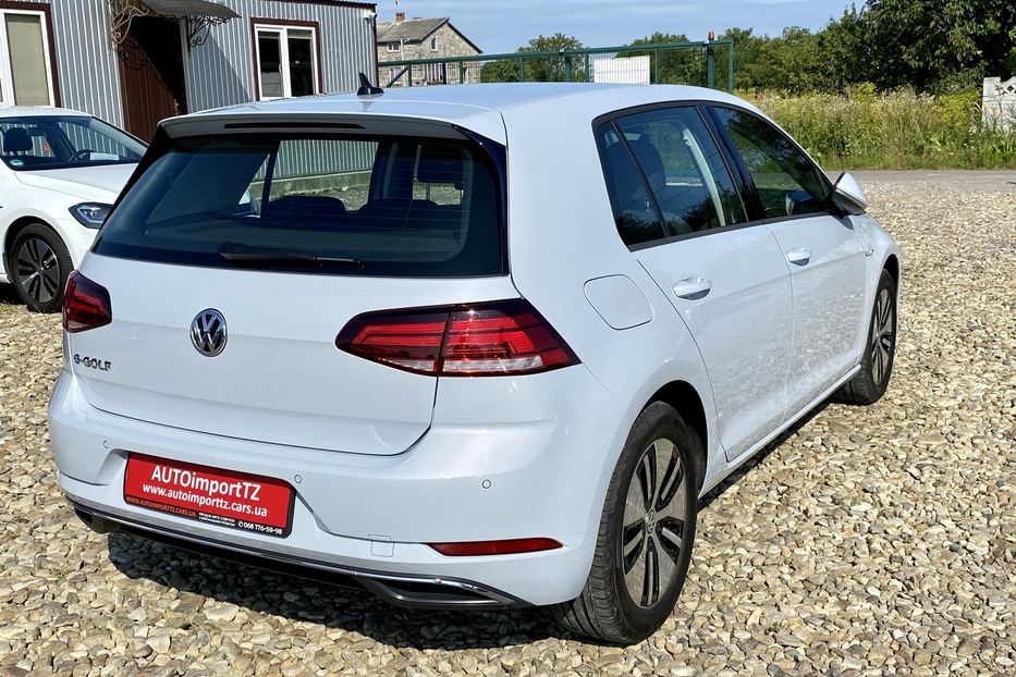 Продам Volkswagen e-Golf 35.8 kWh 100 кВт/136 к.с. 2018 года в Львове