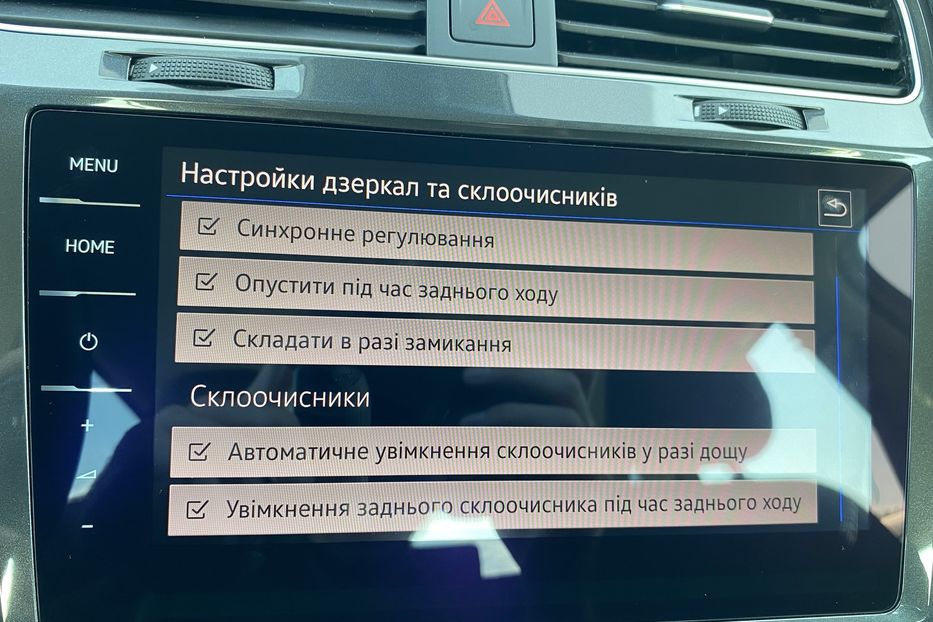 Продам Volkswagen e-Golf 35.8 kWh 100 кВт/136 к.с. 2018 года в Львове