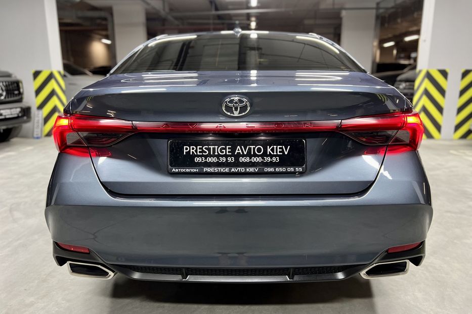 Продам Toyota Avalon 2018 года в Киеве