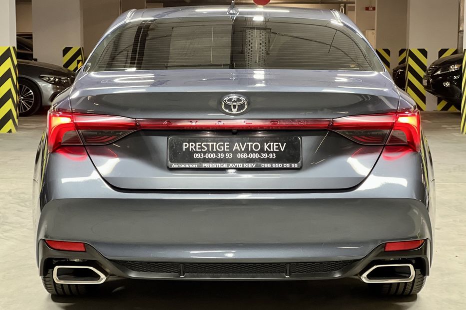 Продам Toyota Avalon 2018 года в Киеве