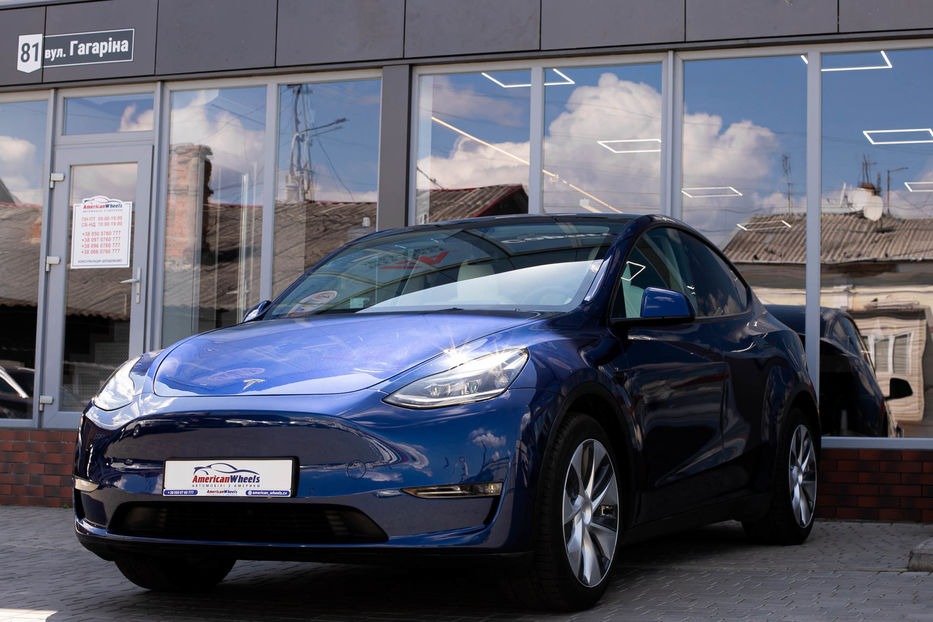 Продам Tesla Model Y Standart Range 2021 года в Черновцах