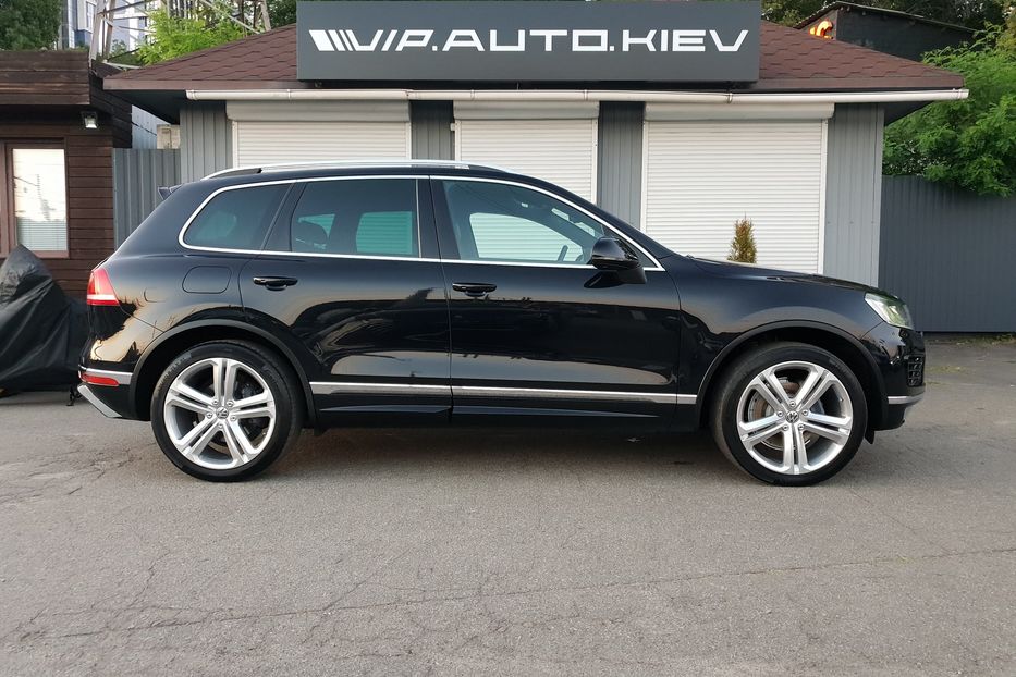 Продам Volkswagen Touareg R-Line Exclusive 2016 года в Киеве