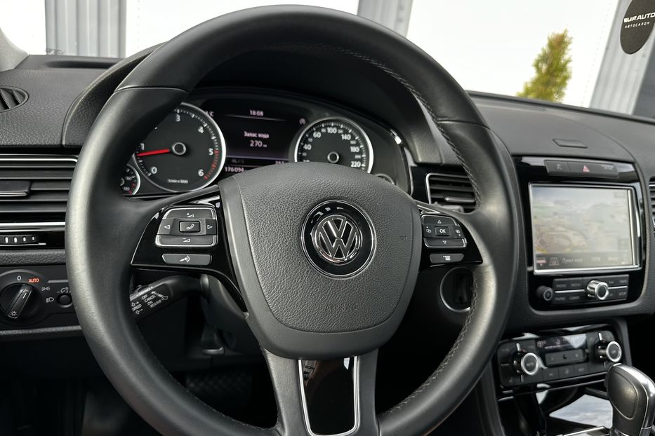 Продам Volkswagen Touareg Executive  2014 года в Киеве