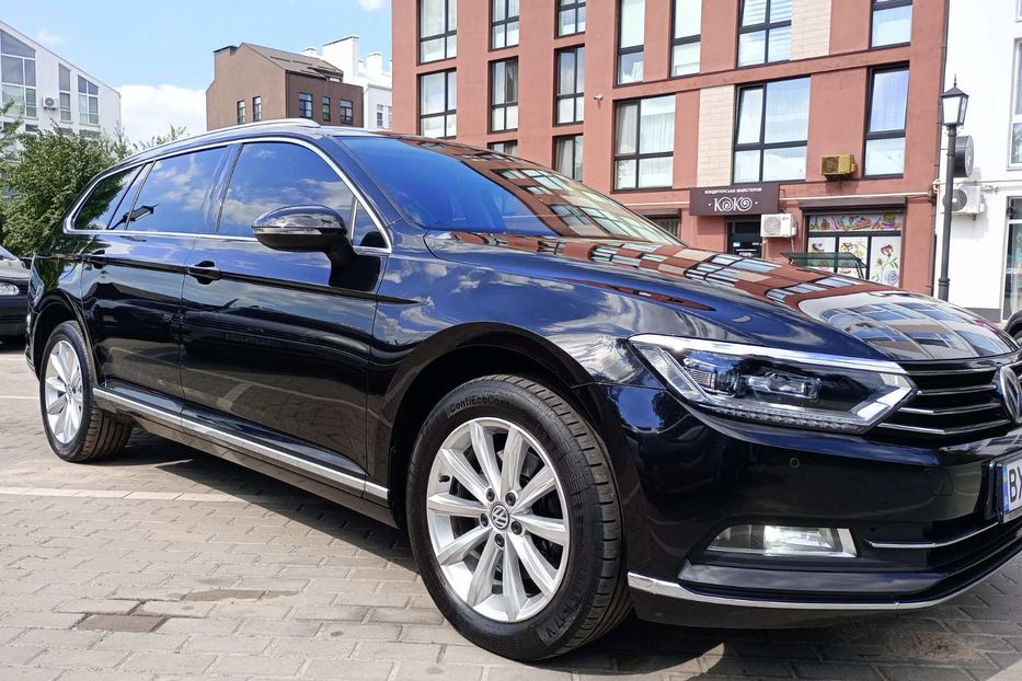 Продам Volkswagen Passat B8 Highline 110кВт 2015 года в Киеве